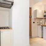 Front In Apartment *