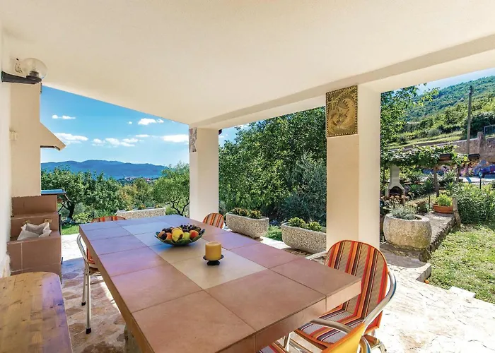 Apartman Cozy In With Wifi