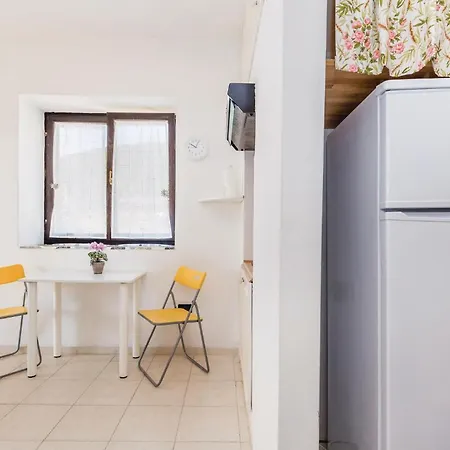 Apartment Cozy In With Wifi Brseč