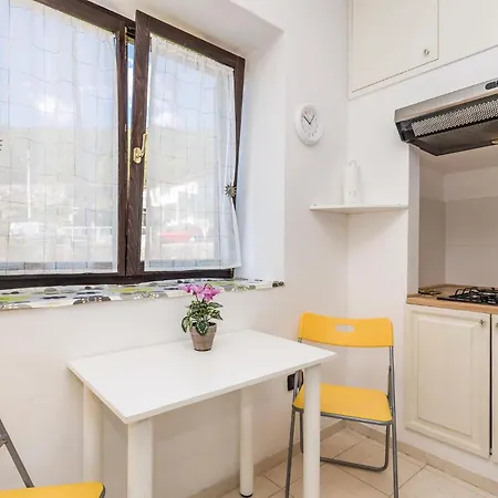 Cozy In With Wifi Apartment Brseč