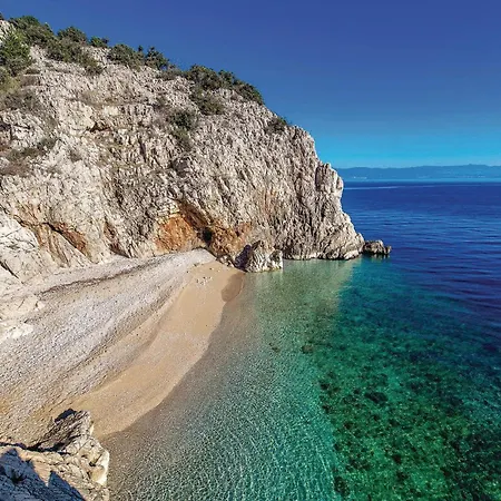 Cozy In With Wifi Appartamento Brseč